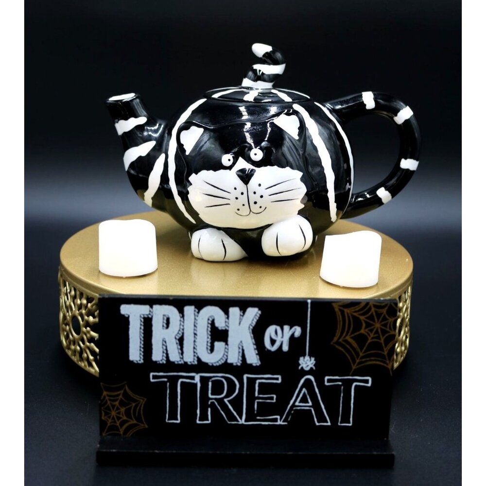 NWT Burton & Burton Chester The Cat Teapot Black White Ceramic Cat! 6” Tall x 9”